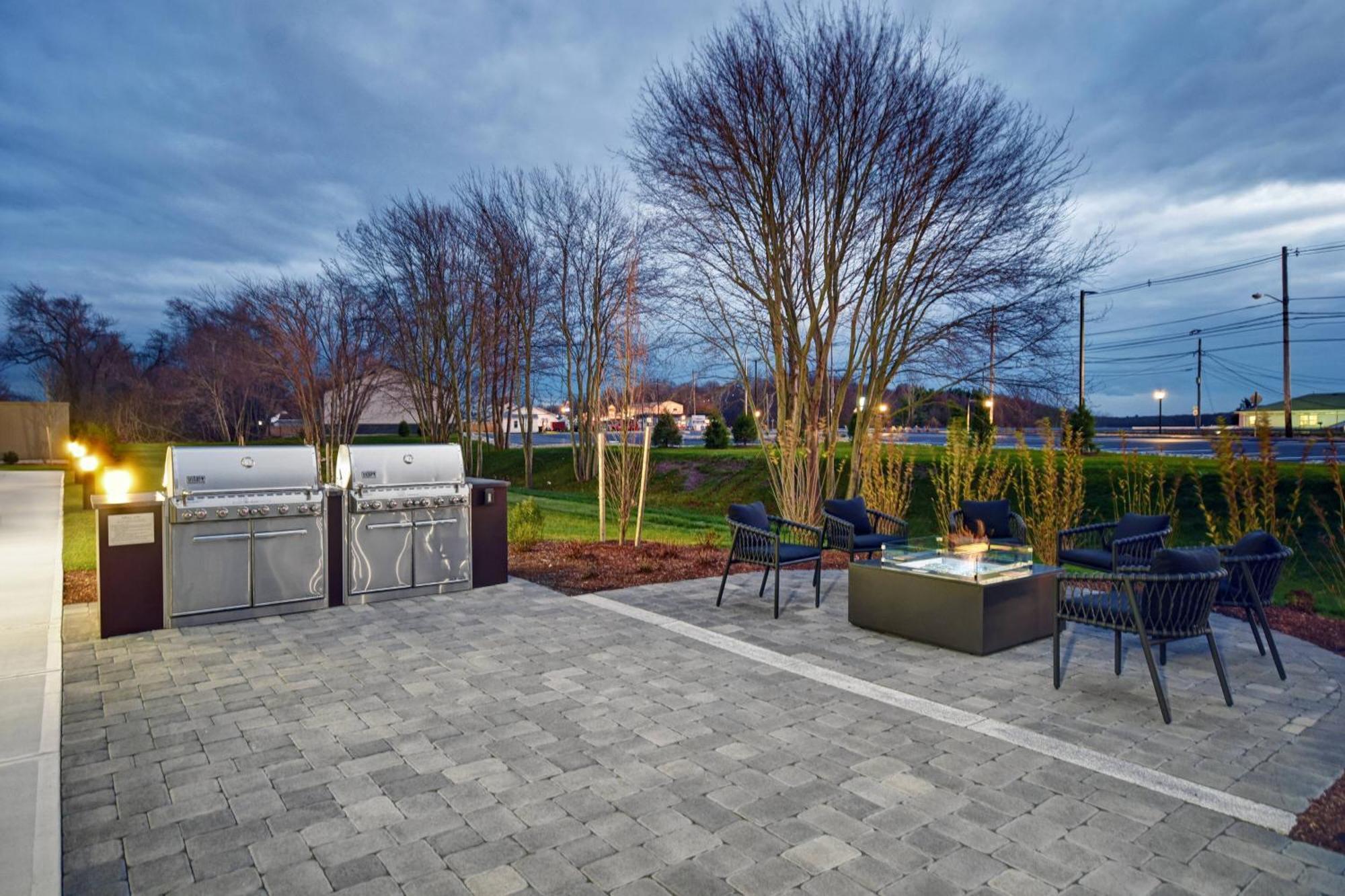 Towneplace Suites By Marriott Fall River Westport Exterior foto