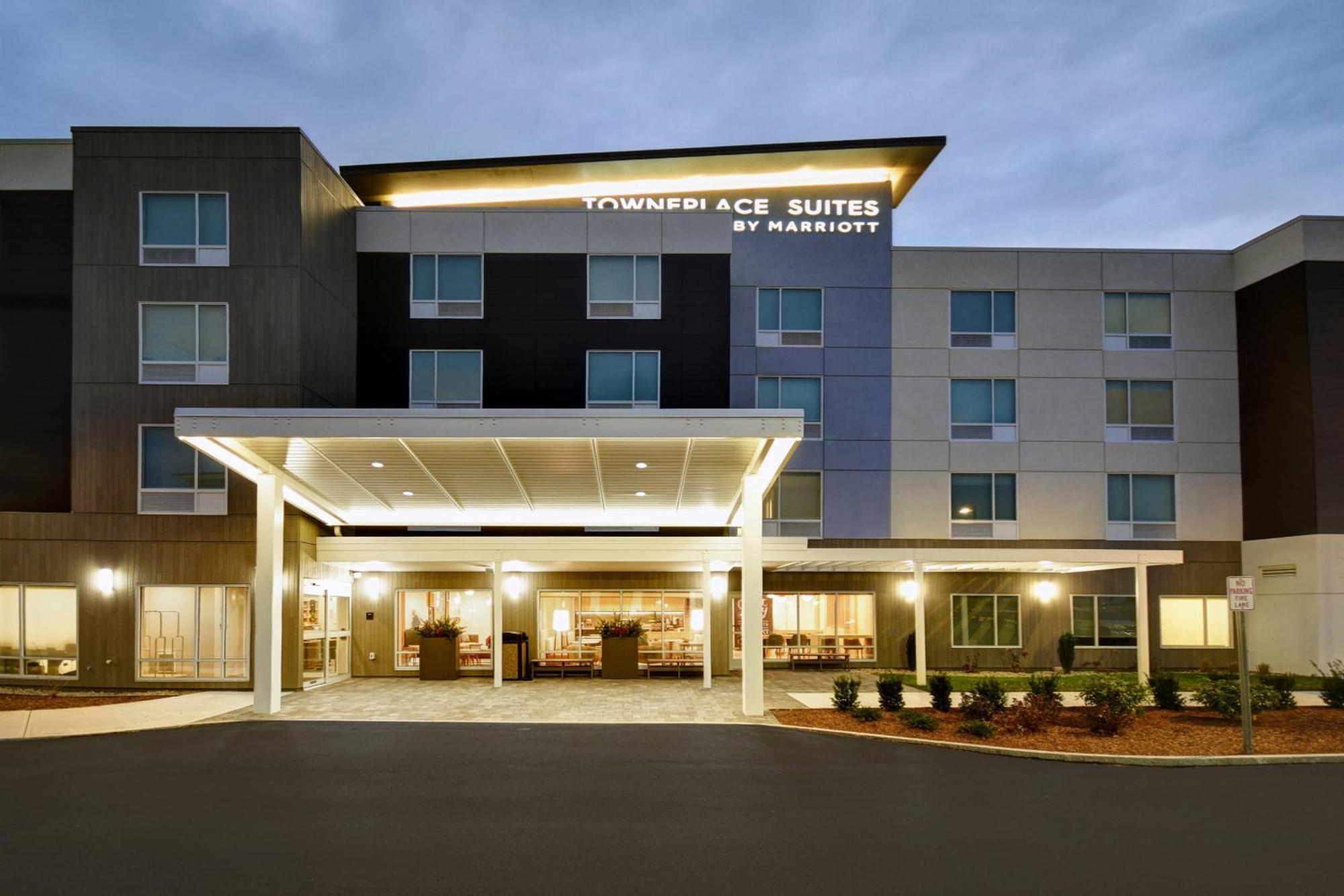 Towneplace Suites By Marriott Fall River Westport Exterior foto